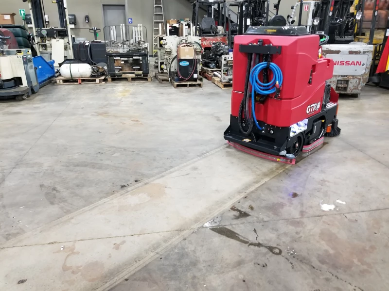 Volanski stroj za mokro čiščenje tal Factory Cat GTR 30D